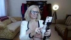 Close up MILF masturbation