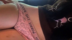Amateur hottie solo masturbation