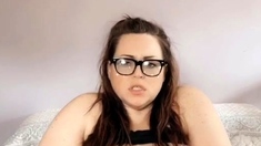 Big boob brunette masturbates on webcam