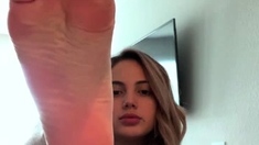 Amateur Foot Fetish Girlfriend Sucks and gives a Footjob